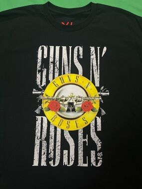 Guns N’ Roses Black T-Shirt, 90s GNR Logo Retro Merch Tee (Brand New With Tags)